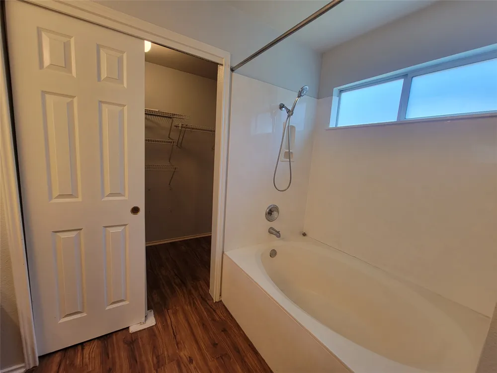 152 Dressen Drive Kyle, TX 78640