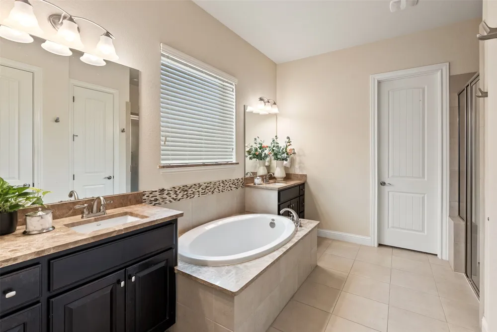 122 Feritti Drive Lakeway, TX 78734