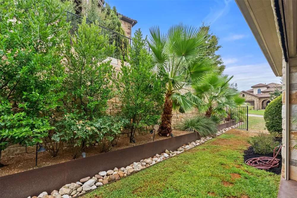 122 Feritti Drive Lakeway, TX 78734