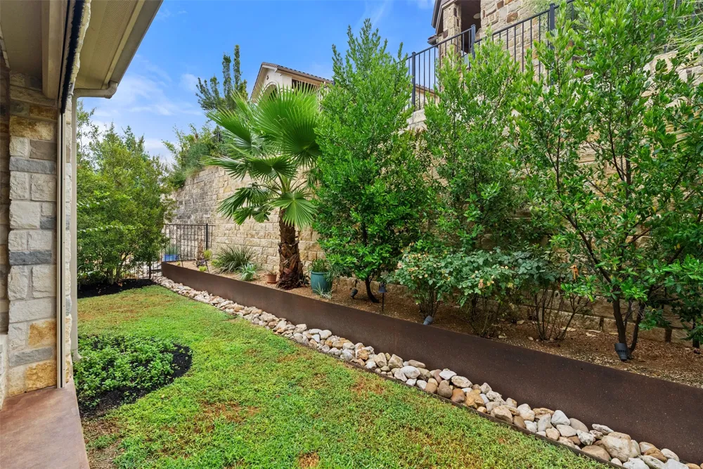 122 Feritti Drive Lakeway, TX 78734