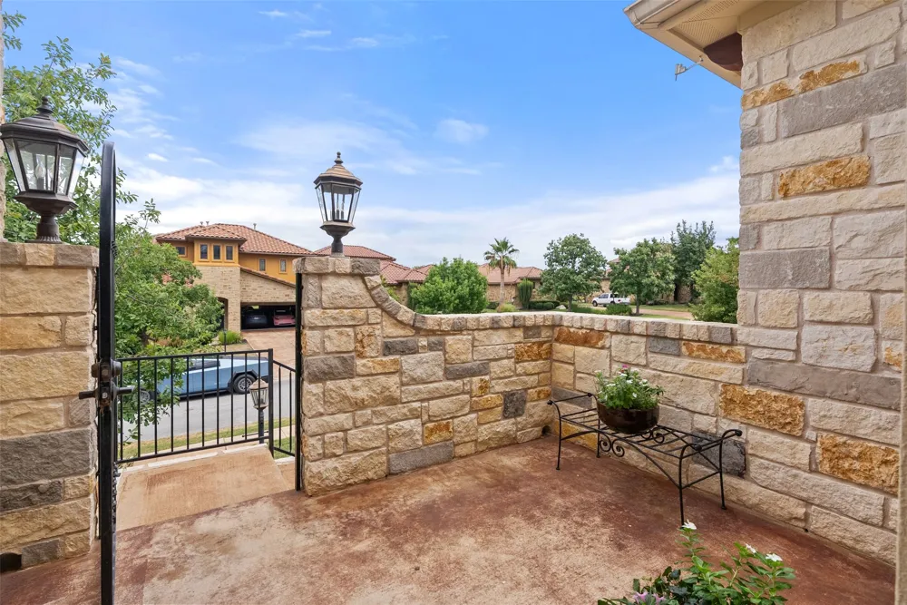 122 Feritti Drive Lakeway, TX 78734