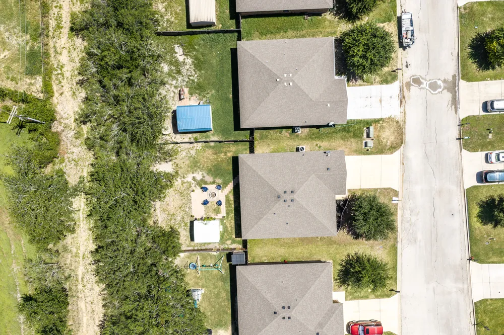 186 Talon Drive Luling, TX 78648
