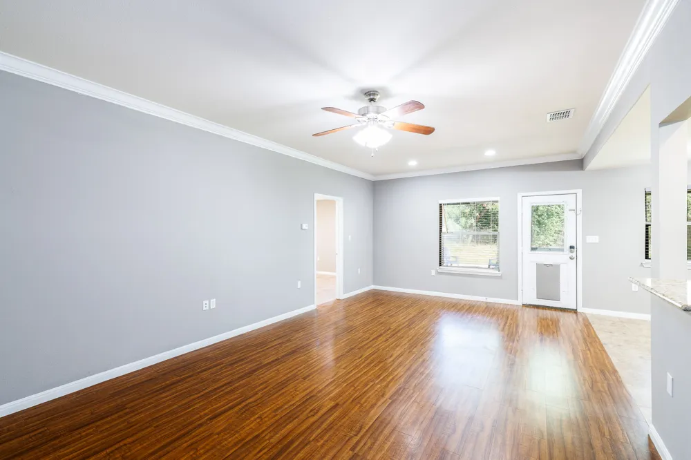 186 Talon Drive Luling, TX 78648