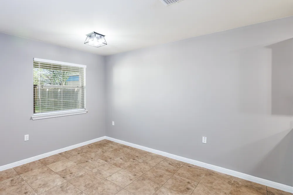 186 Talon Drive Luling, TX 78648