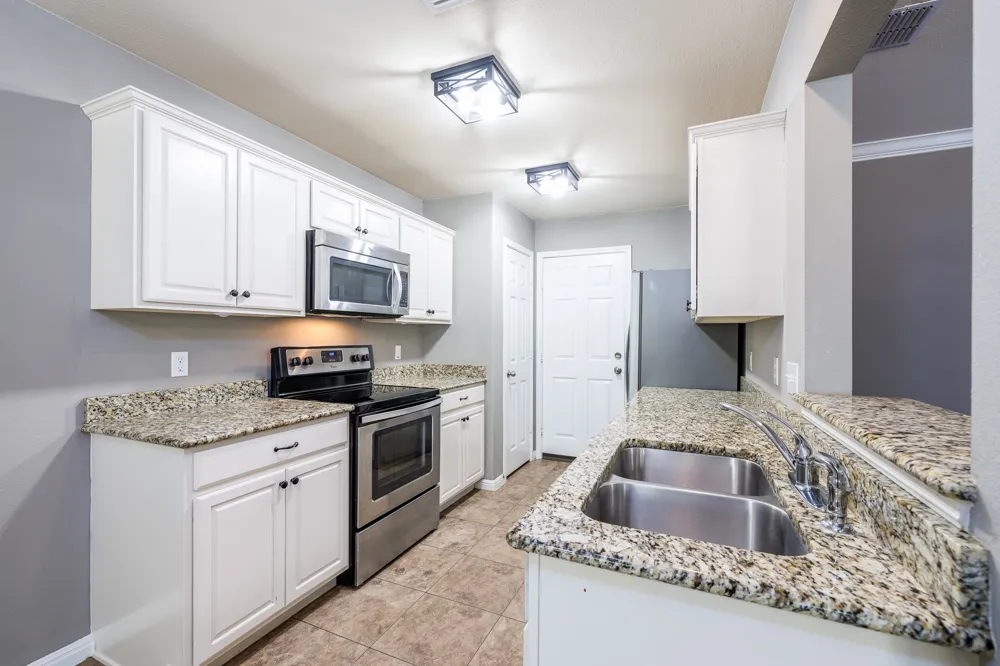 186 Talon Drive Luling, TX 78648