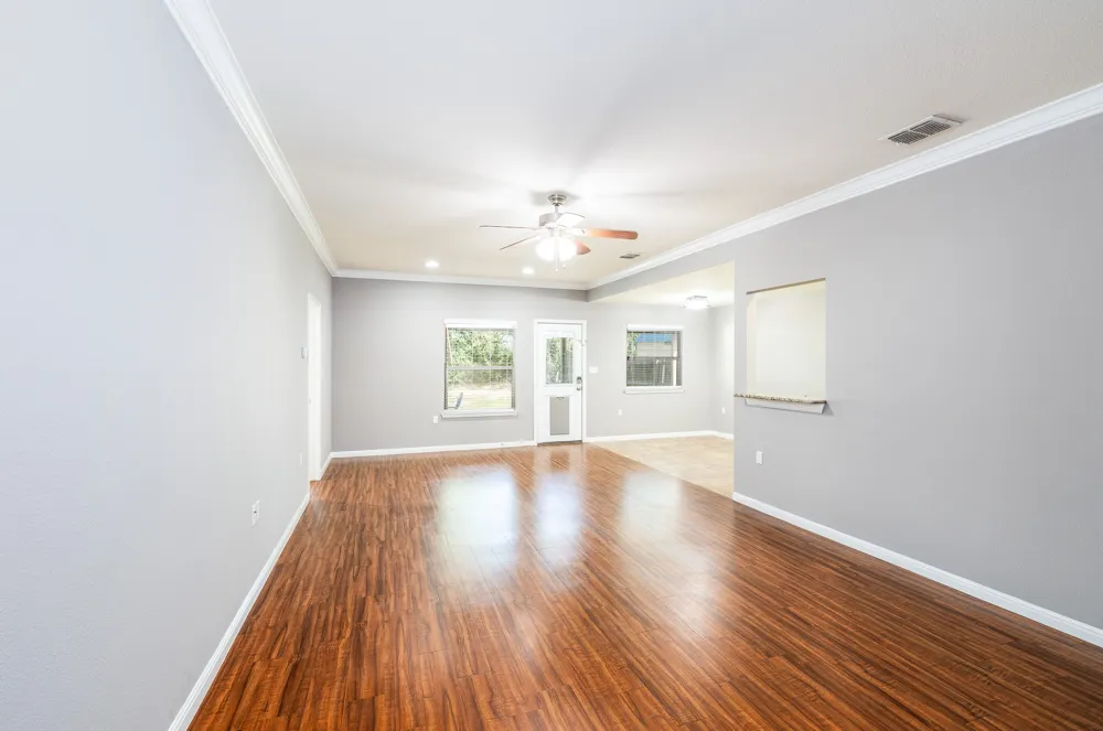 186 Talon Drive Luling, TX 78648
