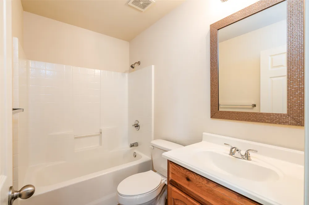 186 Talon Drive Luling, TX 78648