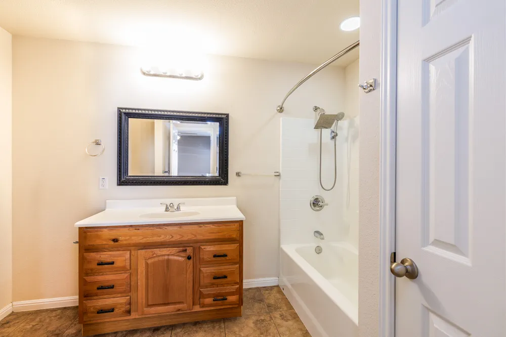 186 Talon Drive Luling, TX 78648