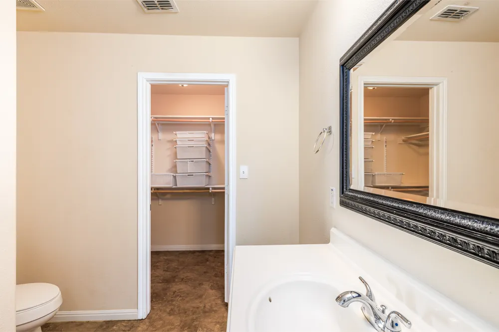 186 Talon Drive Luling, TX 78648
