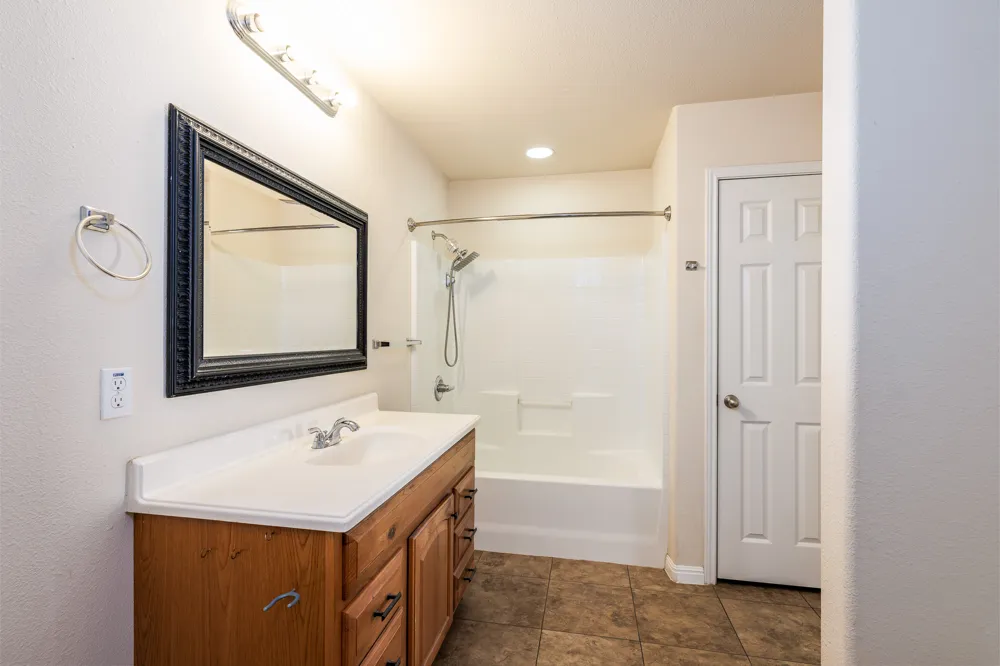 186 Talon Drive Luling, TX 78648