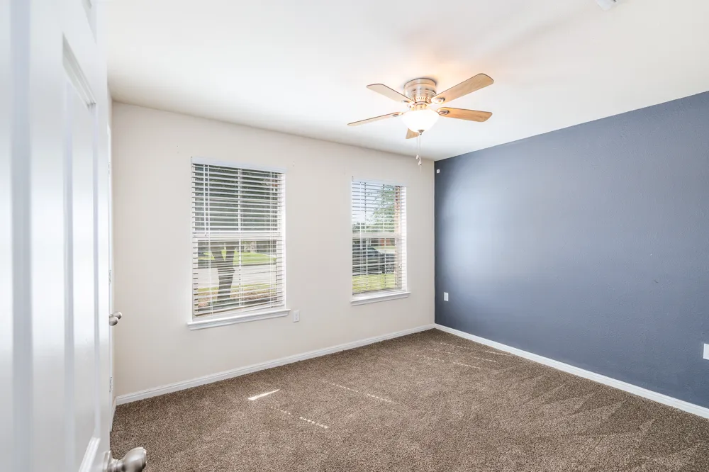 186 Talon Drive Luling, TX 78648