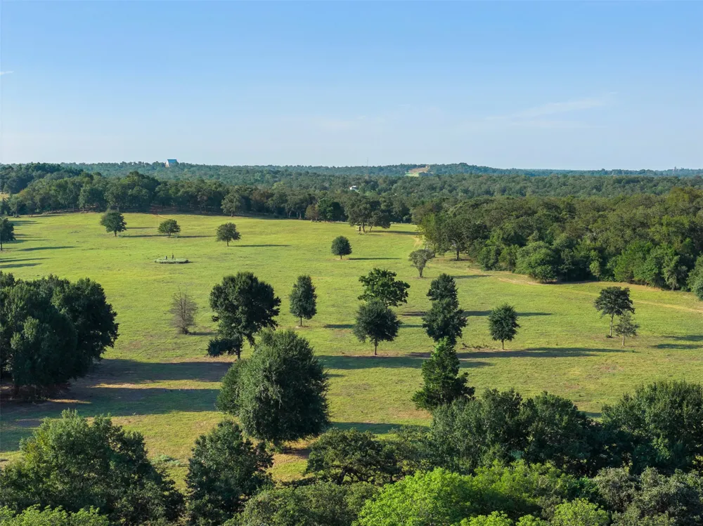 11789 FM 2095 Gause, TX 77857