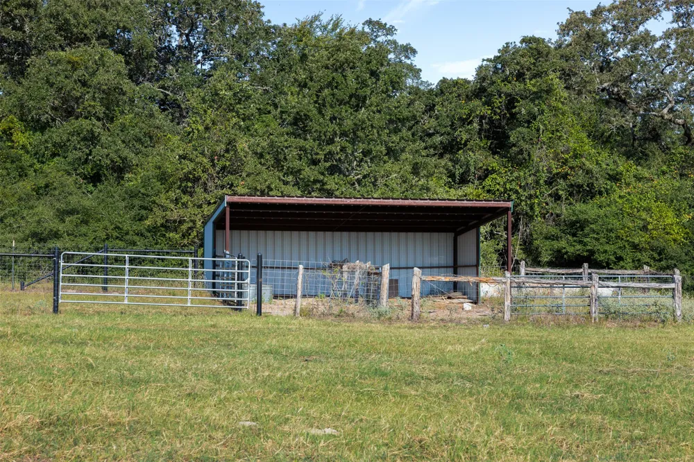 11789 FM 2095 Gause, TX 77857