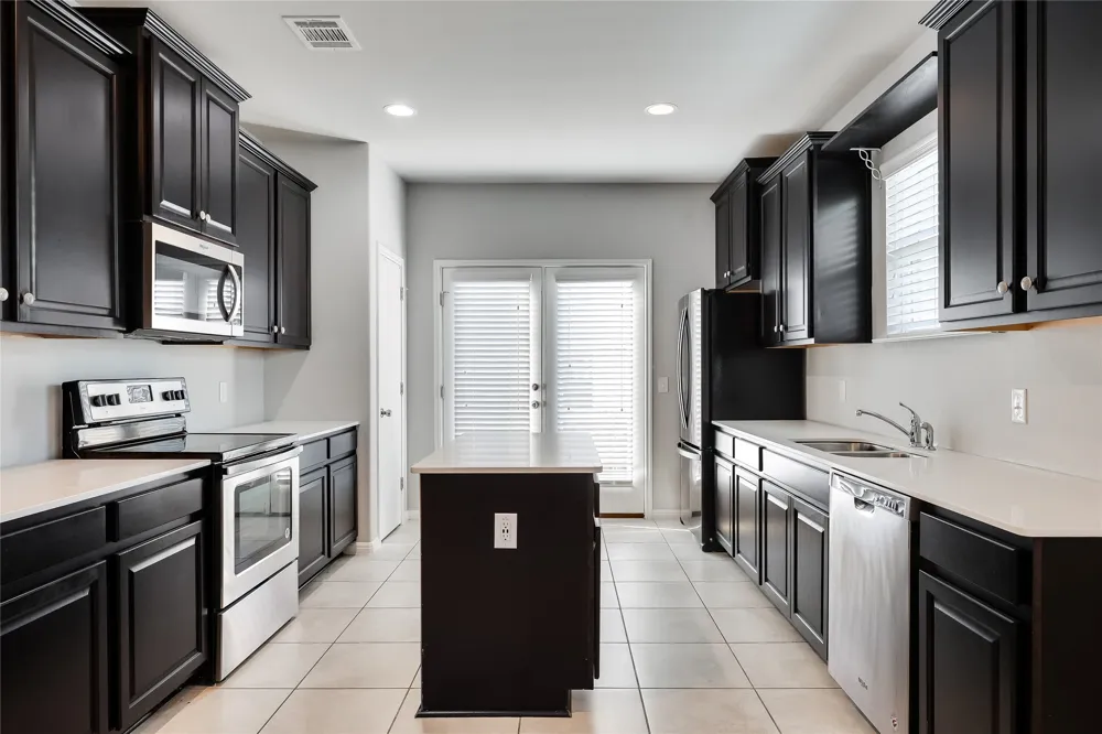 245 E Broade Street Leander, TX 78641