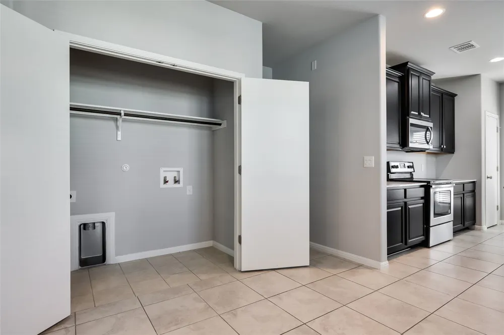 245 E Broade Street Leander, TX 78641