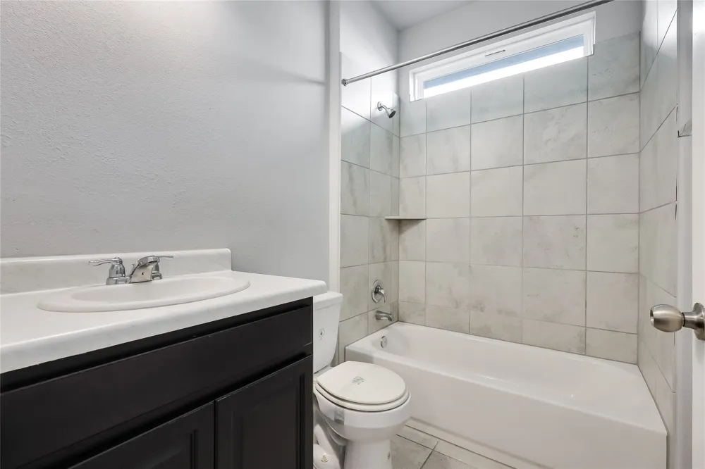245 E Broade Street Leander, TX 78641