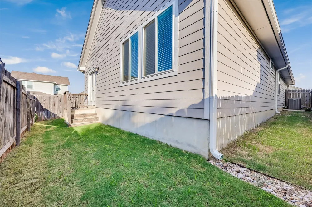 245 E Broade Street Leander, TX 78641