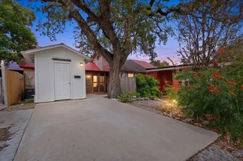 84 Shady Bluff Drive