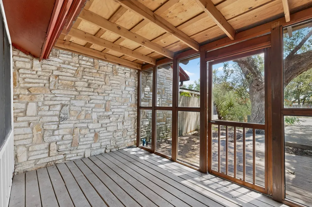 84 Shady Bluff Drive Wimberley, TX 78676