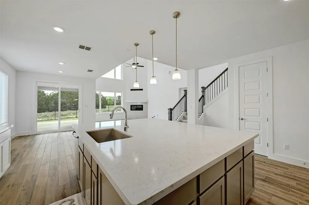 1184 Sage Thrasher Circle Dripping Springs, TX 78620