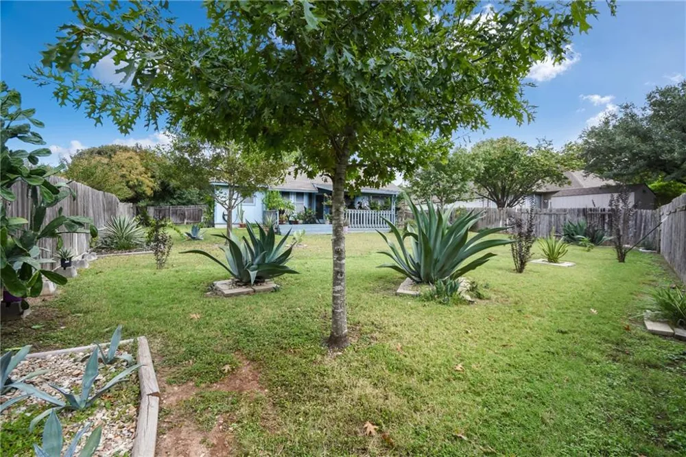 1252 Lacey Oak Loop Round Rock, TX 78681