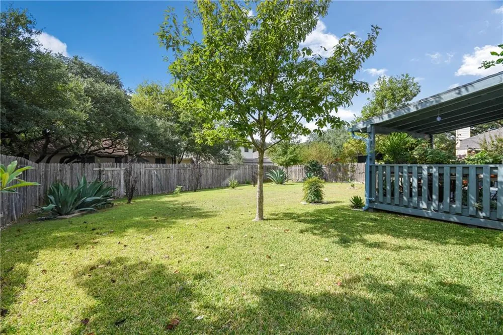 1252 Lacey Oak Loop Round Rock, TX 78681