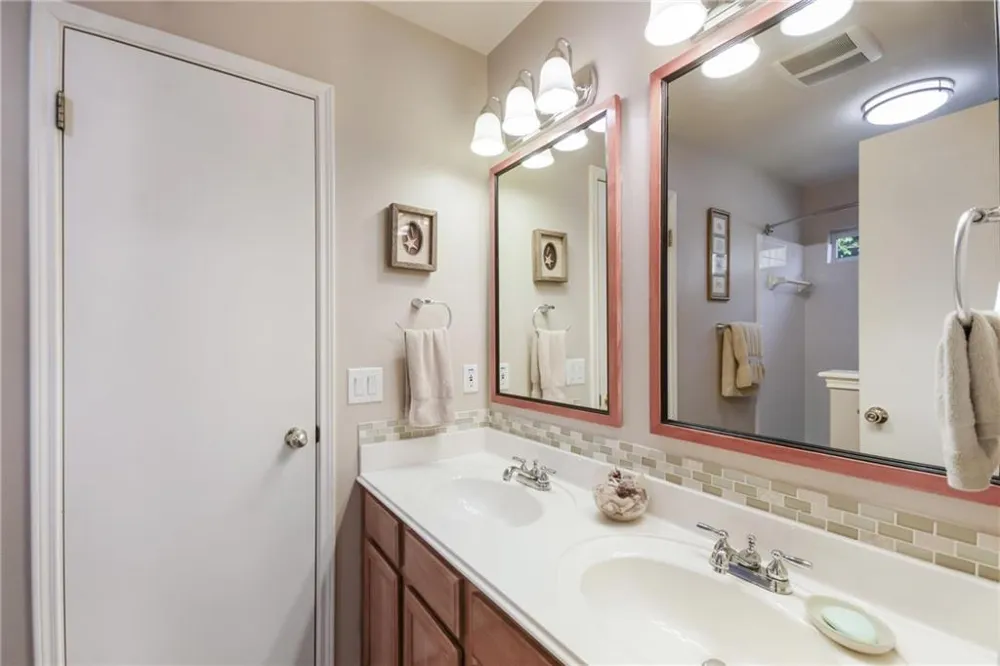 1252 Lacey Oak Loop Round Rock, TX 78681