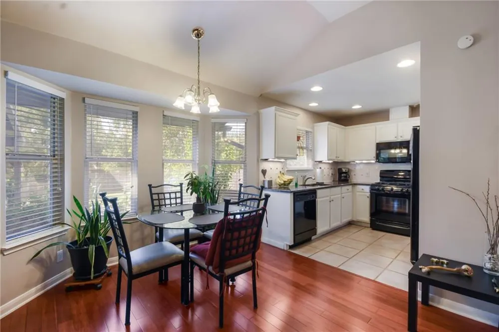 1252 Lacey Oak Loop Round Rock, TX 78681