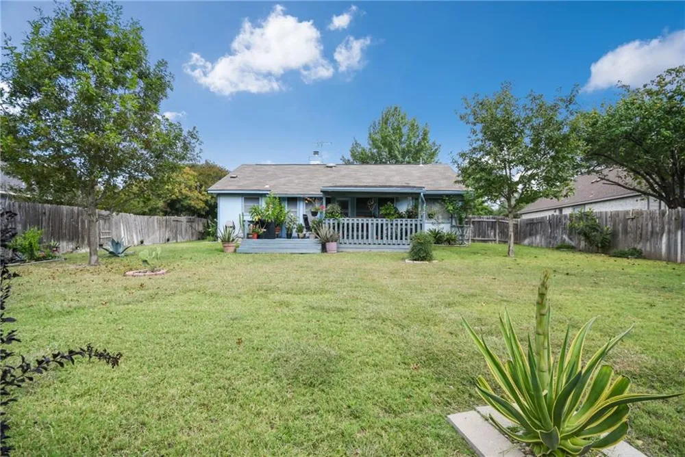 1252 Lacey Oak Loop Round Rock, TX 78681
