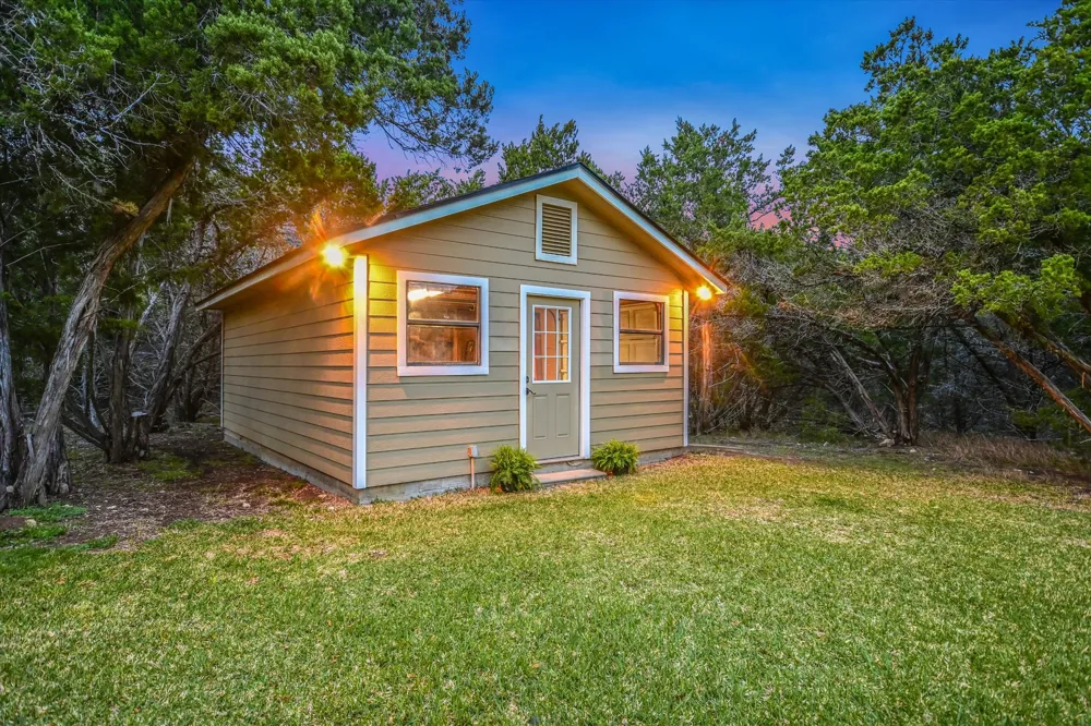 504 Saddlehorn Drive Dripping Springs, TX 78620