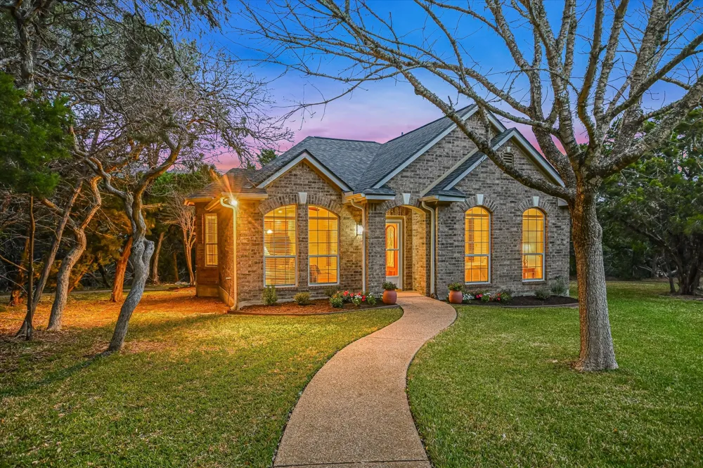 504 Saddlehorn Drive Dripping Springs, TX 78620