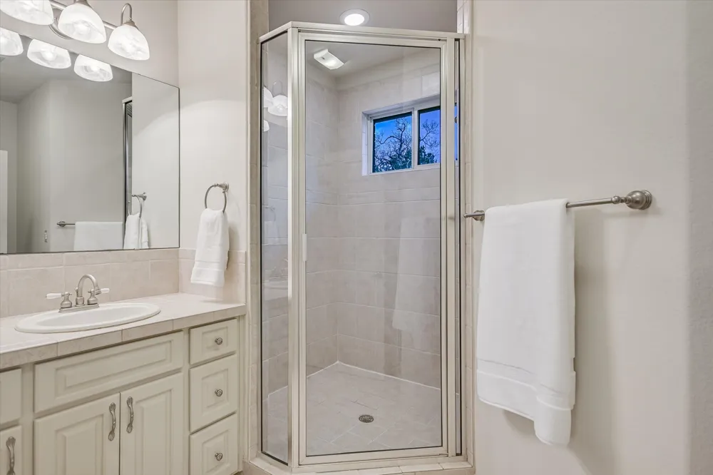 504 Saddlehorn Drive Dripping Springs, TX 78620