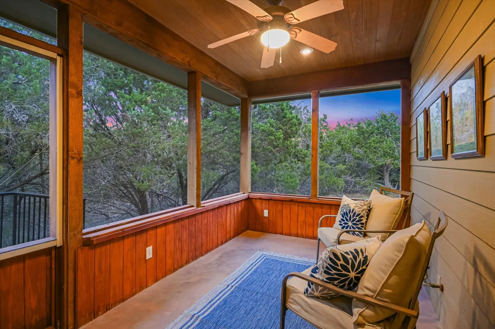 504 Saddlehorn Drive Dripping Springs, TX 78620