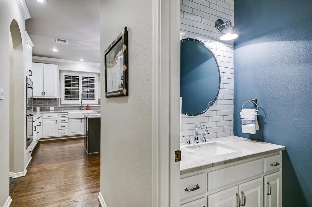504 Saddlehorn Drive Dripping Springs, TX 78620