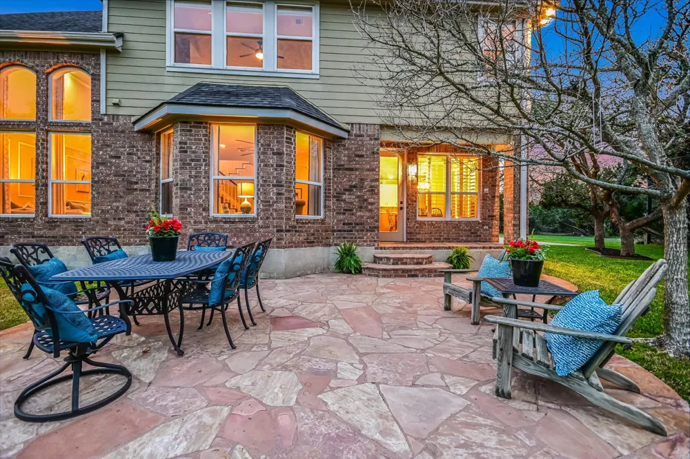 504 Saddlehorn Drive Dripping Springs, TX 78620