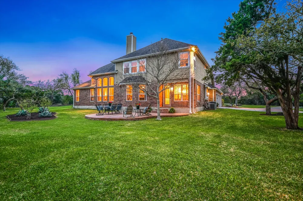 504 Saddlehorn Drive Dripping Springs, TX 78620