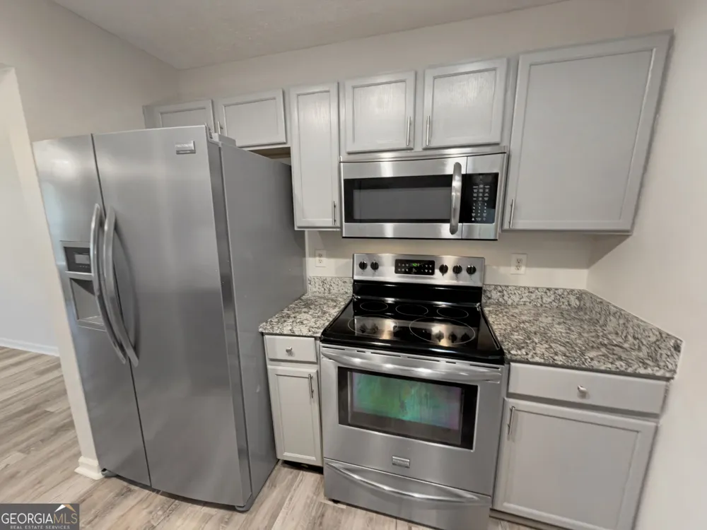131 Oak CIR S Stockbridge, GA 30281