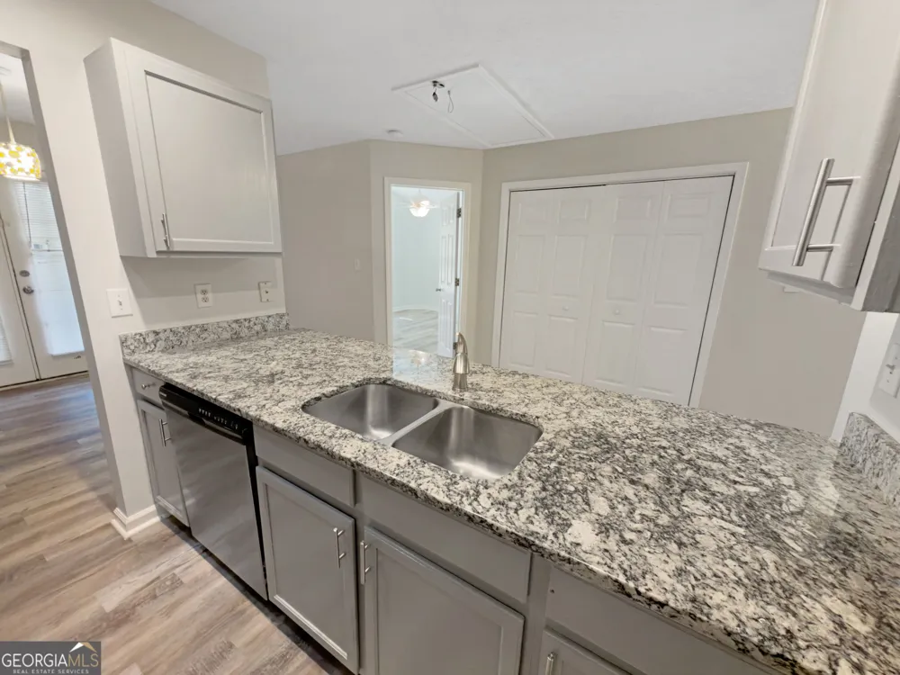 131 Oak CIR S Stockbridge, GA 30281