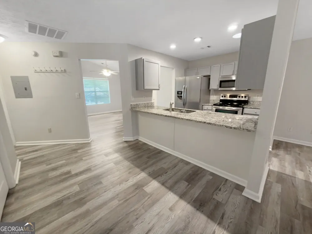 131 Oak CIR S Stockbridge, GA 30281