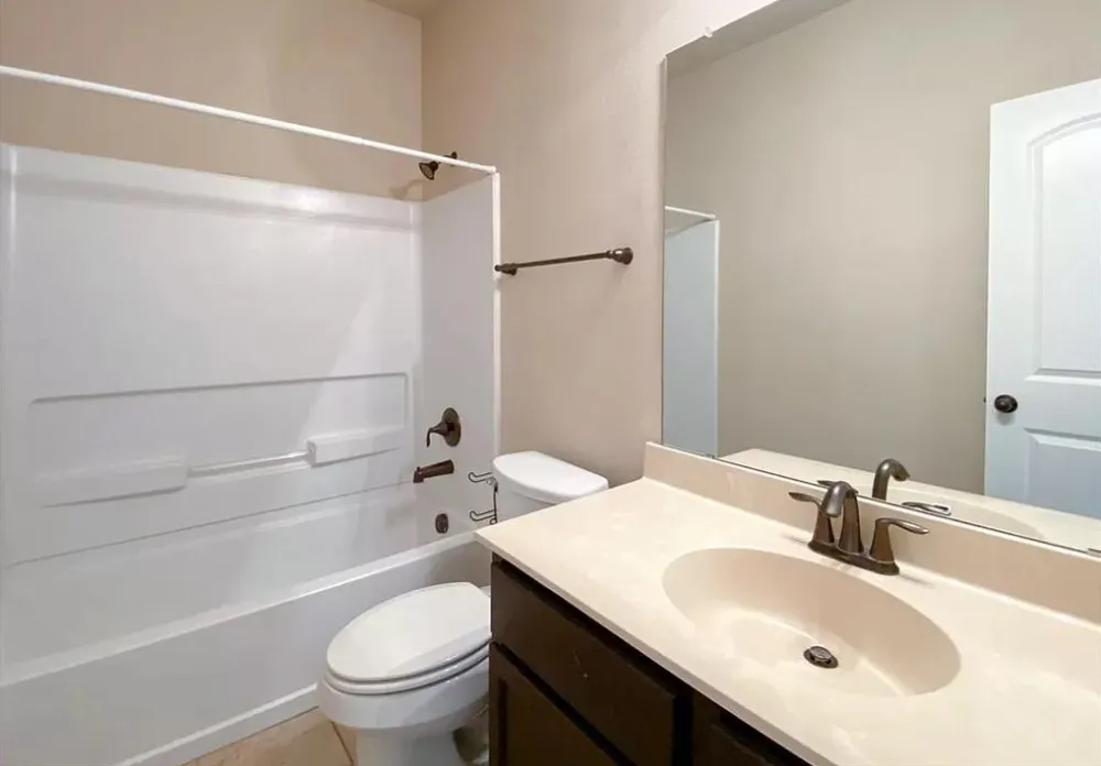 137 Creekside Villa Drive Kyle, TX 78640