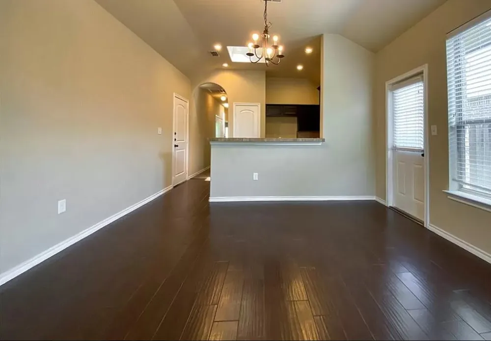 137 Creekside Villa Drive Kyle, TX 78640