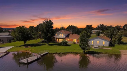 220 Hummingbird Circle