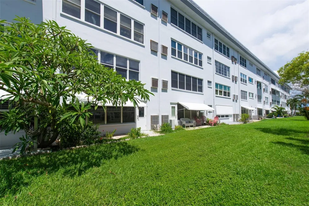 3018 59TH STREET S #111 Gulfport, FL 33707