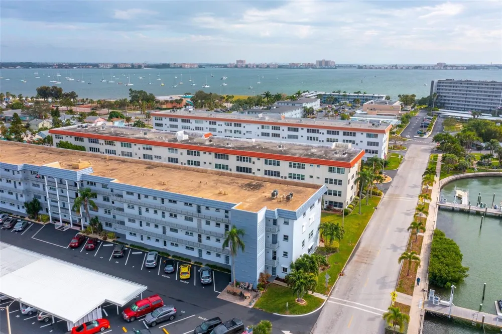 3018 59TH STREET S #111 Gulfport, FL 33707