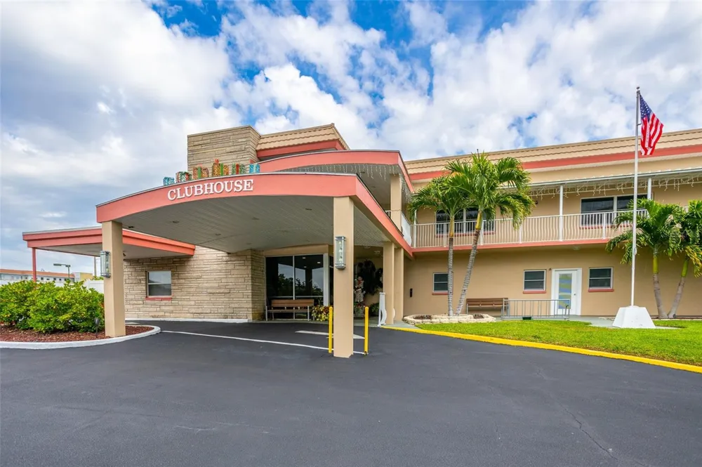 3018 59TH STREET S #111 Gulfport, FL 33707