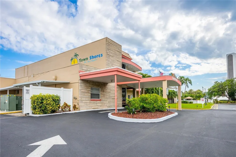3018 59TH STREET S #111 Gulfport, FL 33707