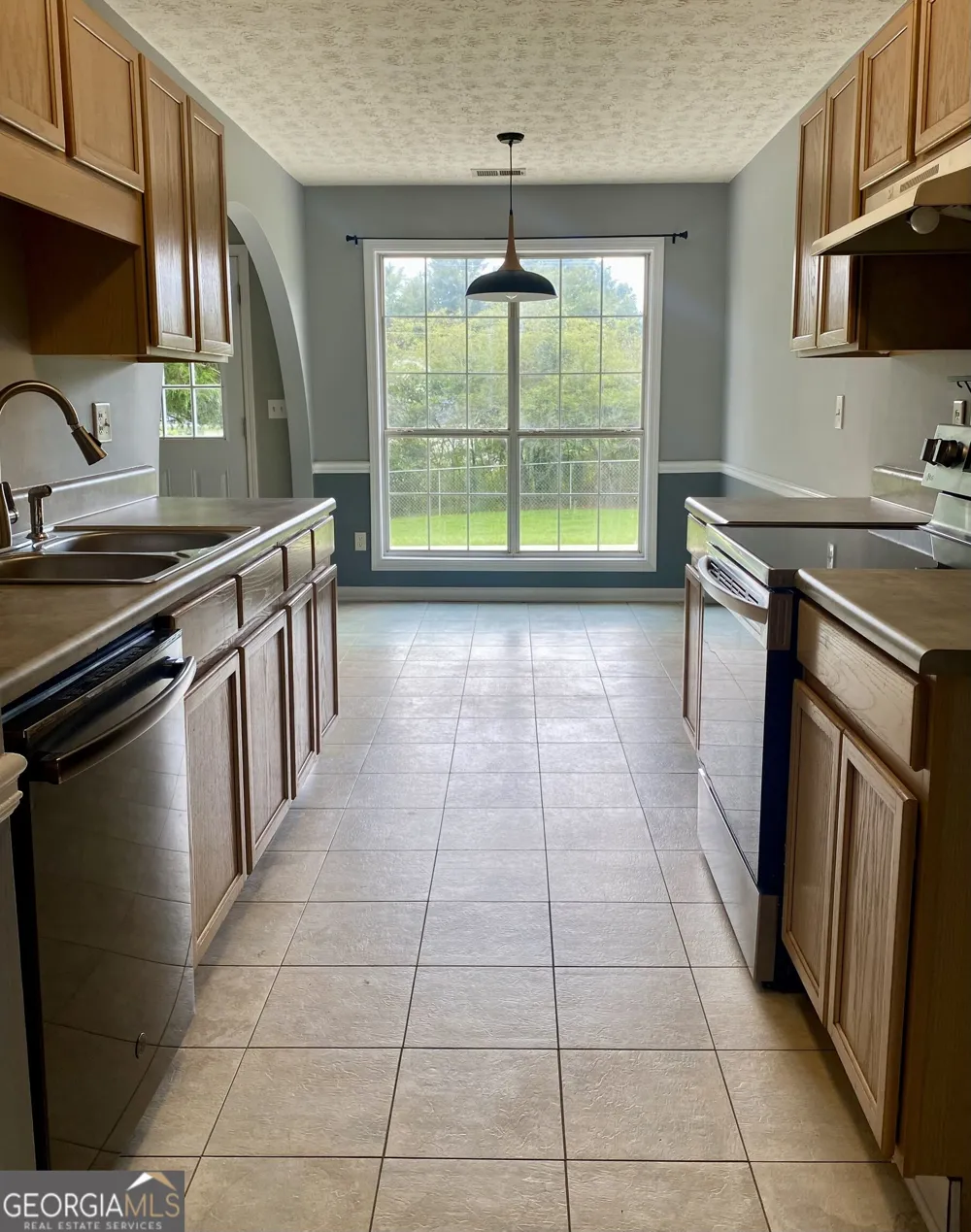 203 Cambridge DR Loganville, GA 30052