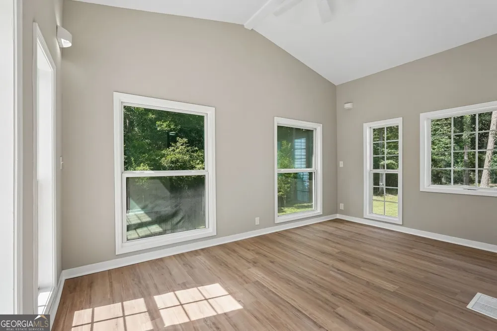 161 Lake Ridge DR Newnan, GA 30263