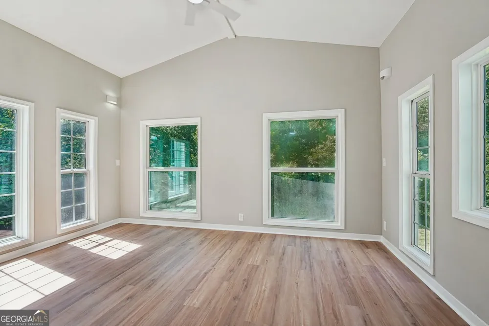 161 Lake Ridge DR Newnan, GA 30263
