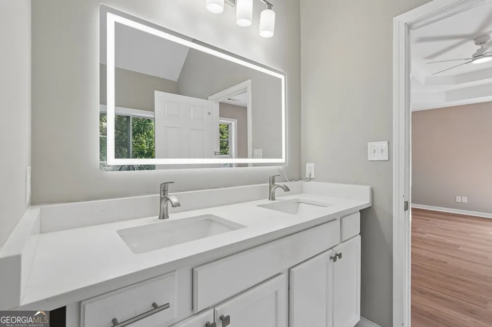 161 Lake Ridge DR Newnan, GA 30263